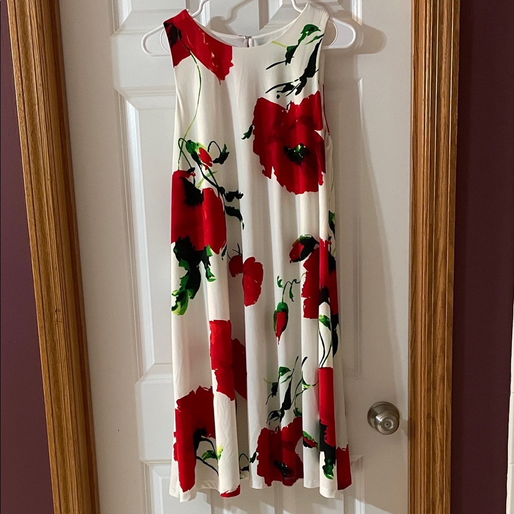 Gorgeous Anne Klein White Sleeveless Dress with Red Floral Print Size 14